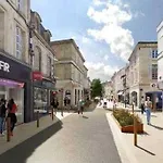 T2 Centre-Ville Avec Fibre Internet 4 Pers Confort & Emplacement Ideal דירה מרמנדה
